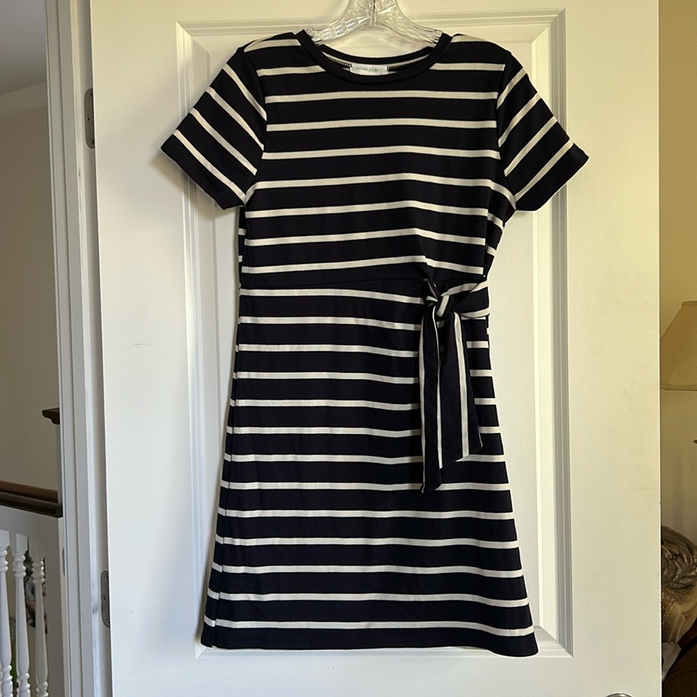 Cynthia Rowley XS navy/wht stripe dress NWT. Cute 3 season comfort & style!